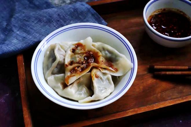《韭菜猪肉馅水饺》