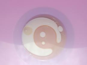 首先，加入玉米油和牛奶搅拌至乳化。