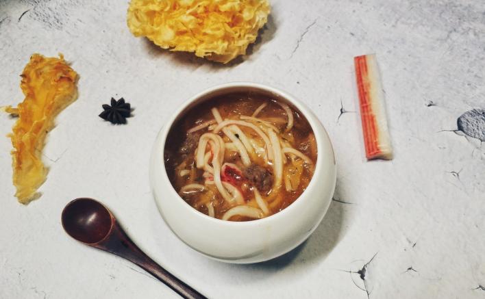 蟹黄鱼肚牛肉银耳羹