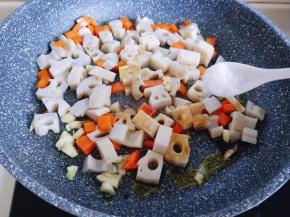 按个人口味加入盐。