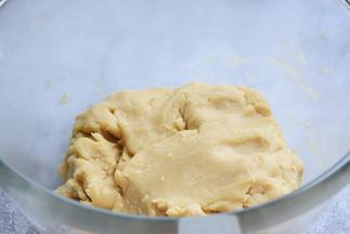 再揉成光滑的面团