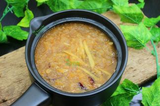 这是熬煮之后，开盖看见的是没有汁，不用担心，说明梨全部熬煮出味来了。