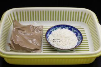 准备食材：仙草粉、西米、椰浆、白砂糖