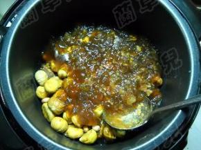 加入牛肉原汤。