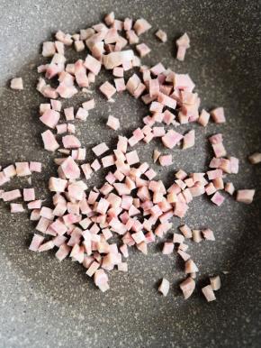 不粘锅小火翻炒