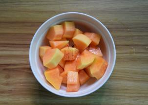 木瓜去皮去籽切块