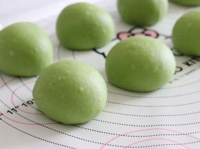 等分成8份，一个约58-60克。