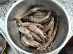 首先必须准备的就是大海鲜咯。