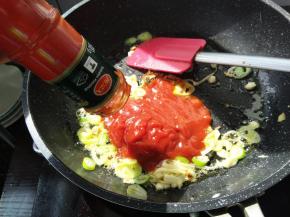 加入番茄酱，这个主要还是根据个人口味调整多少。