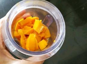 放入料理杯中。