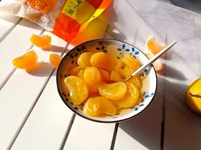 煮好的冰糖橘子晾透口味更佳！