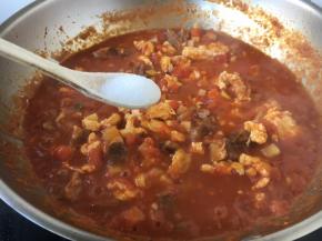 放入少许的盐调味。