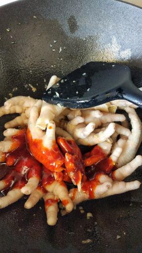 加调料，翻炒会。