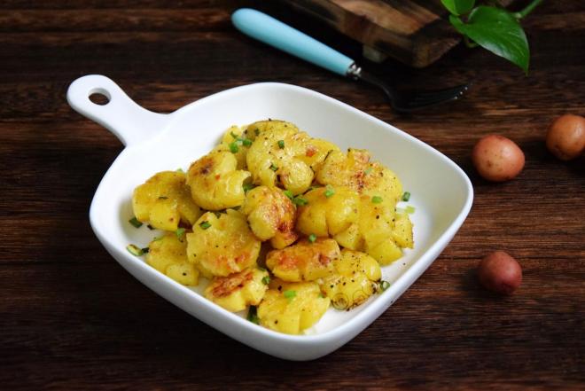 香煎黑椒小土豆