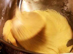 用后油法搅拌至扩展阶段。