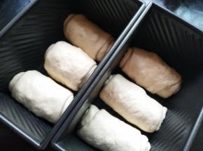 放入吐司盒