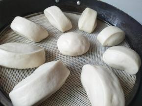 锅里温水，进行发酵