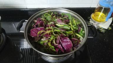 放入苋菜