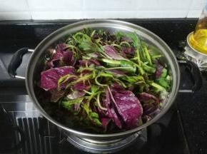 放入苋菜