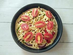 最后摆上圣女果装饰