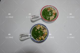 装碗，撒上麦片即可