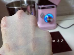 20分钟后已经有了不容易破的手套膜！使用海氏厨师机，手残党的福音，轻轻松松出手套膜！～～