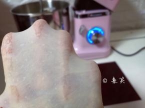 20分钟后已经有了不容易破的手套膜！使用海氏厨师机，手残党的福音，轻轻松松出手套膜！～～