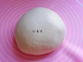 将面团取出进行发酵。
