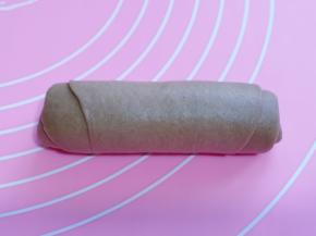 再从小往下卷起来！