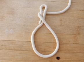 如图所示的样子把面条盘起来