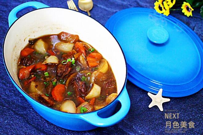 酱汤牛肉萝卜