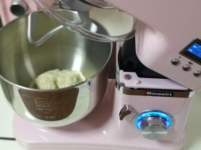 放入海氏HM730厨师机中。