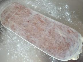 最后一次擀开，长度大约40cm，宽12cm左右