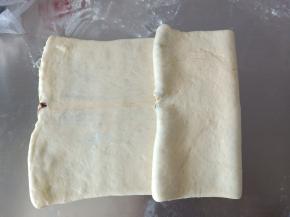 将面片呈三折折回来