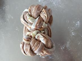 翻过来两边向中间折回来