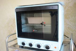 箱预热185度，放中层烤18分钟左右，烤完后取出来晾凉