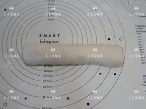 由左向右卷起来