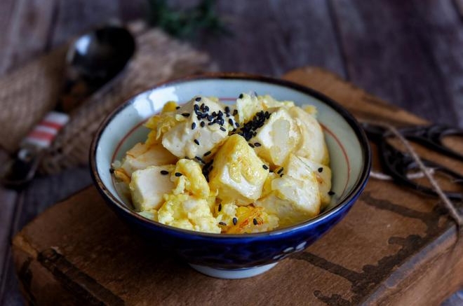 芝麻蛋香豆腐饭