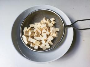 捞出来放入碗中