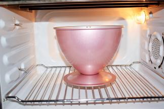 放入预热好的烤箱，上下火150度，下层60分钟