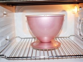 放入预热好的烤箱，上下火150度，下层60分钟