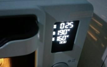 烤箱上火190/下火160预热(烤箱显示的是烘烤时间，预热时间不显示，一般需要10分钟左右)