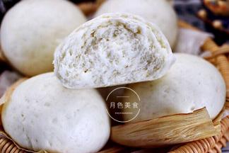 看馒头的组织，筋道又香浓，真的是原汁原味的麦香味。