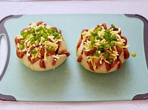 这个时候再撒上青椒碎。