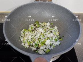 翻炒均匀即可。