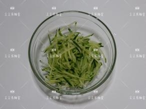 黄瓜切细丝