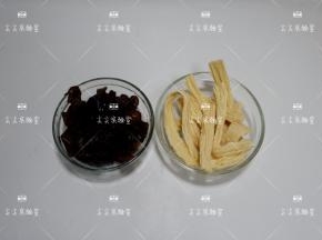 腐竹跟木耳提前泡发好