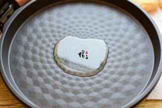 电饼铛预热，小火，加少许油