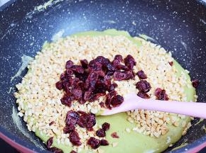 加入花生和蔓越莓