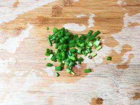 香葱洗净切碎